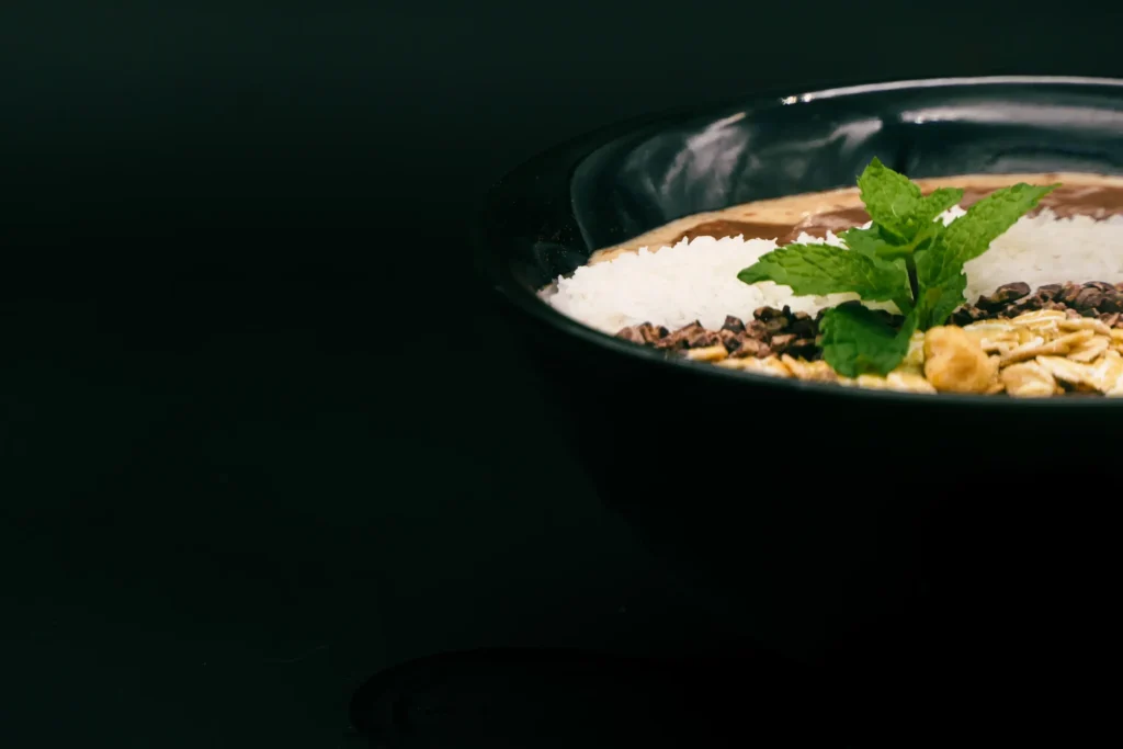Smoothie Bowl Chocolate Mint side view